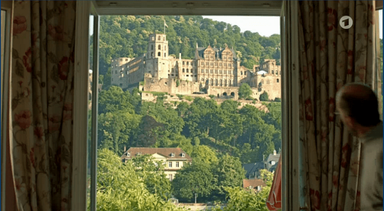 Ein Blick aus dem Fenster auf das Heidelberger Schloss