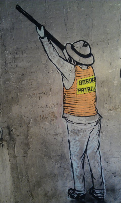 Zeichnungen eines mexikanischen Streetart Künstlers in der Garage